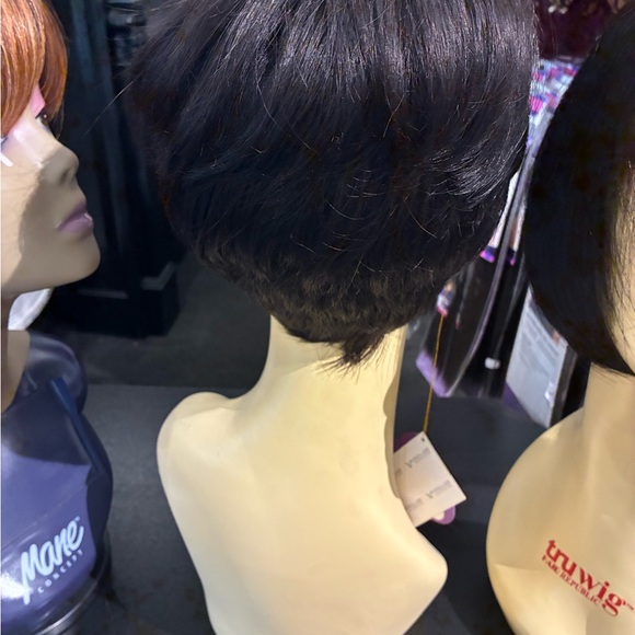Elegant Black Short Wig